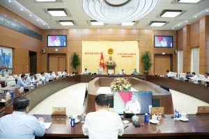 Phiên họp Ủy ban Thường vụ Quốc hội sáng 17/10 (Ảnh: Hồng Phong).